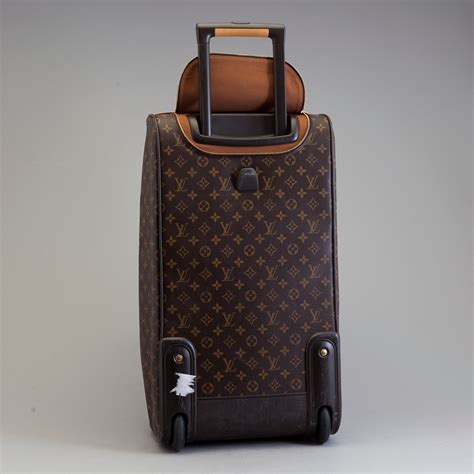 louis vuitton suitcase carry on
